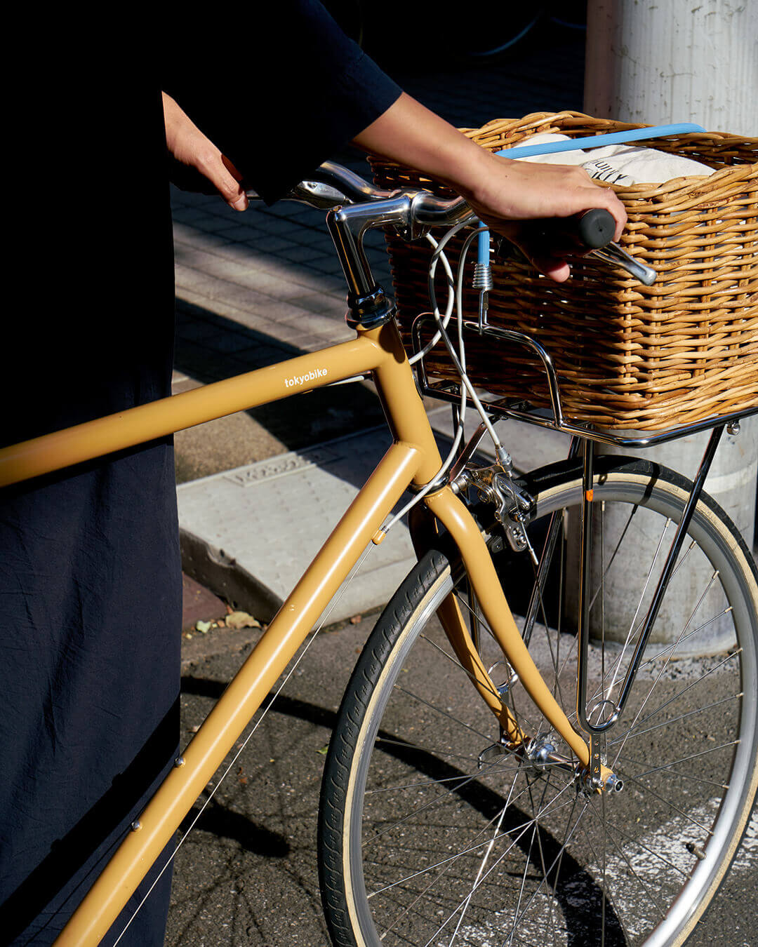 A classic tokyobike CS in Ivory.